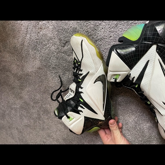 LeBron 12 - Picture 3 of 7